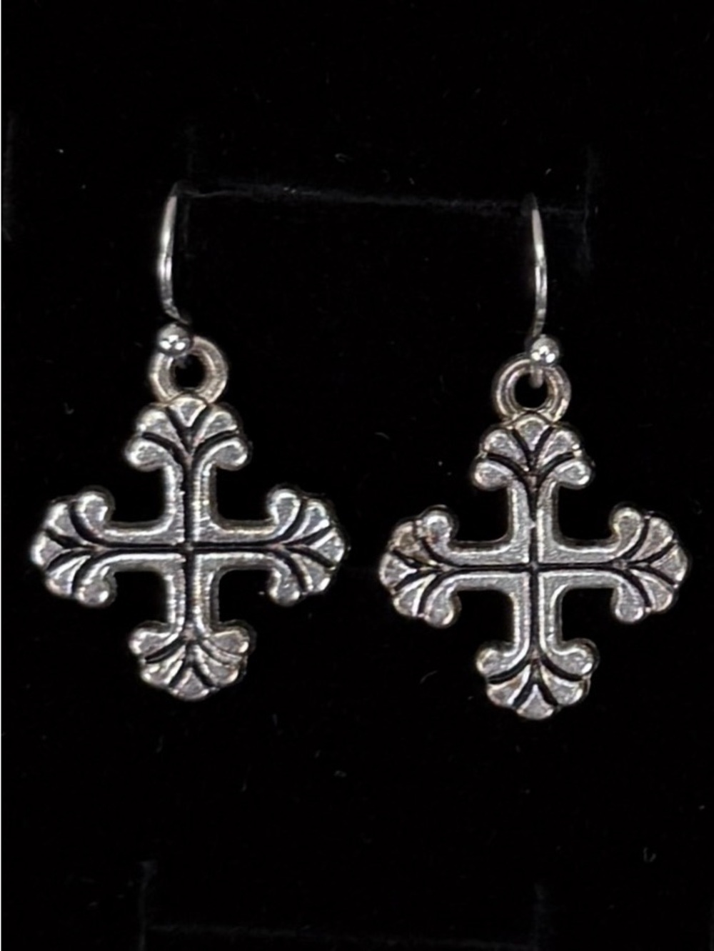 Aged Silvertone crisscross etched lightweight pierced earrings